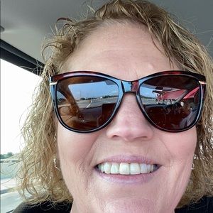 Meet your Posher, Renee